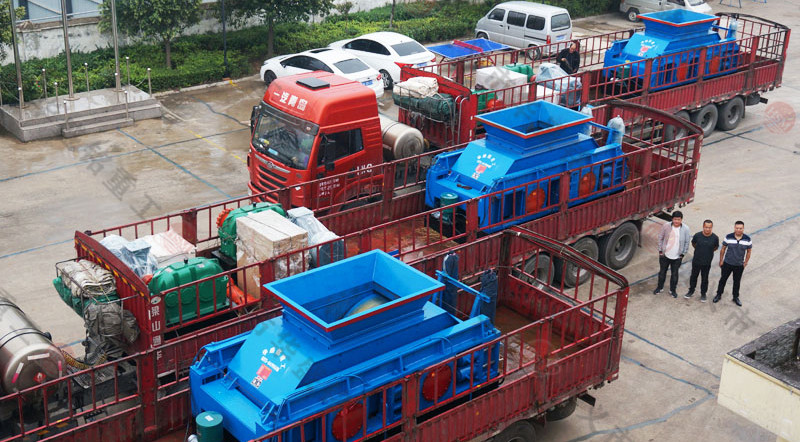 3mm以下對(duì)輥破碎機(jī)多少錢(qián)？對(duì)輥破碎機(jī)實(shí)體廠家可看客戶現(xiàn)場(chǎng)